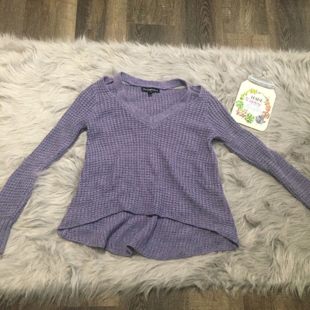 💟3/$10 Derek Heart open neck sweater
